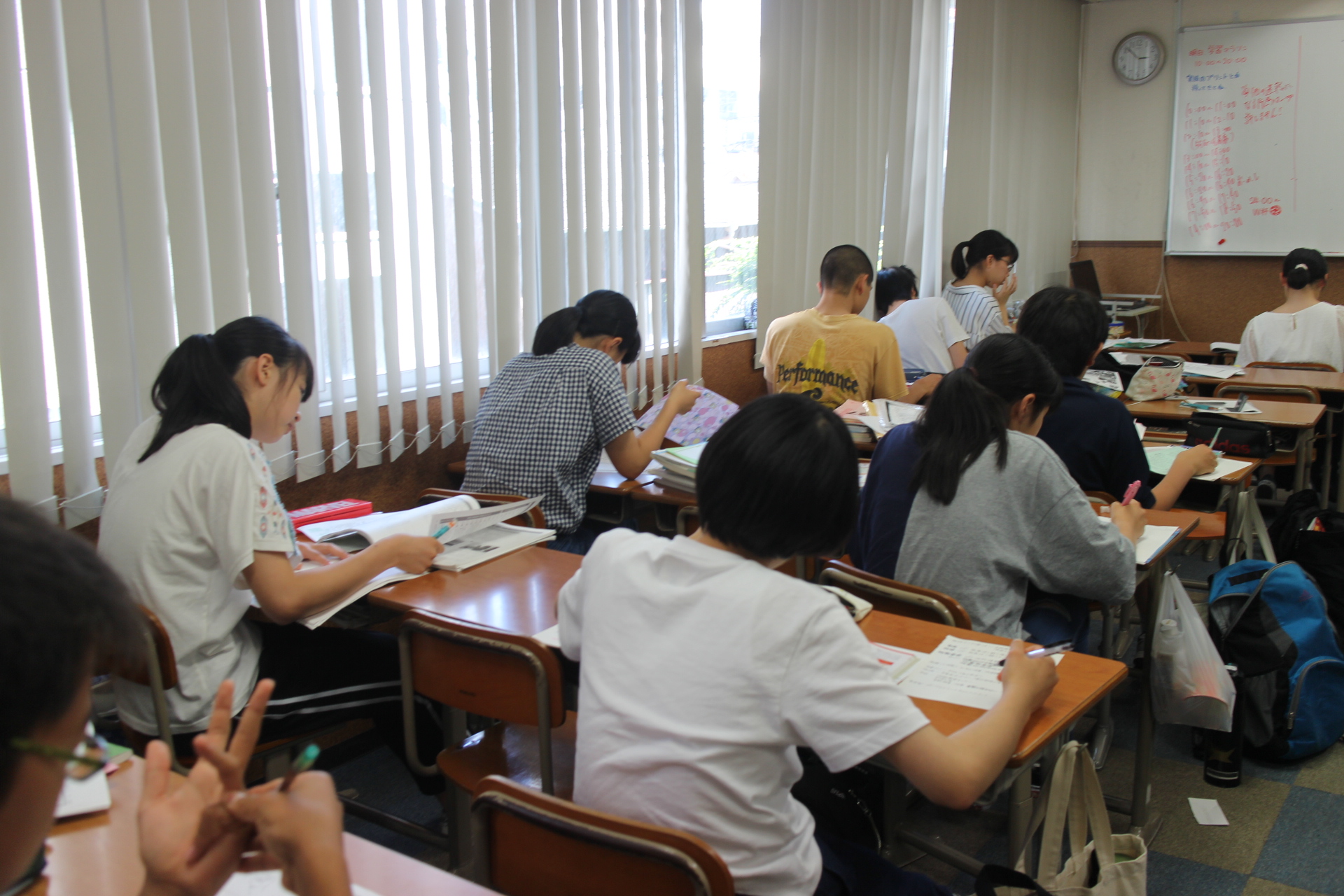 中学　夏 もうすぐ夏休み！夏休みの久保田学園生って？〜夏に向けた小中学生の取り組み〜 | 兵庫中央教室（小・中学部）