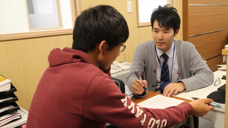 久保田学園西神南教室　個別補習の様子